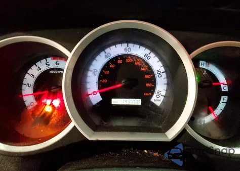 2013 Toyota Tacoma Double Cab z USA, uszkodzony, nr VIN 3TMLU4EN7DM132463